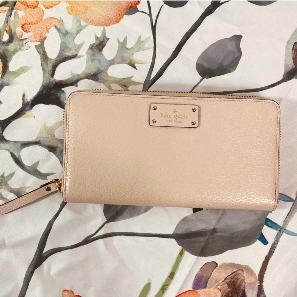Kate Spade Light Pink Wallet - Picture 8 of 8